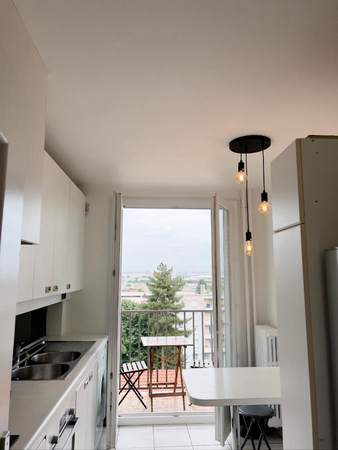 Appartement Spacieux Avec Balcon Saint-Fons Luaran gambar