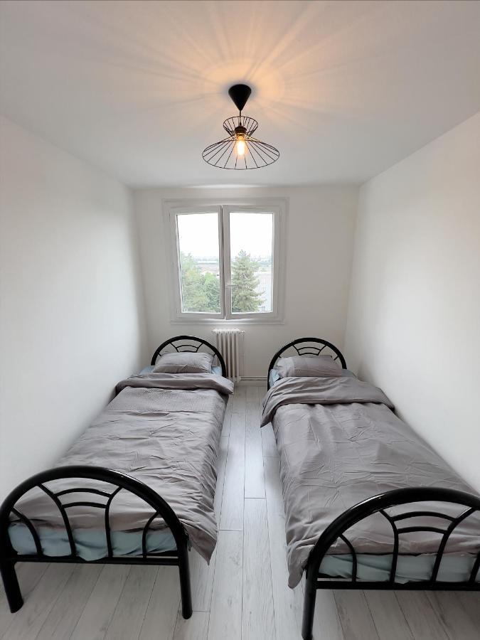 Appartement Spacieux Avec Balcon Saint-Fons Luaran gambar